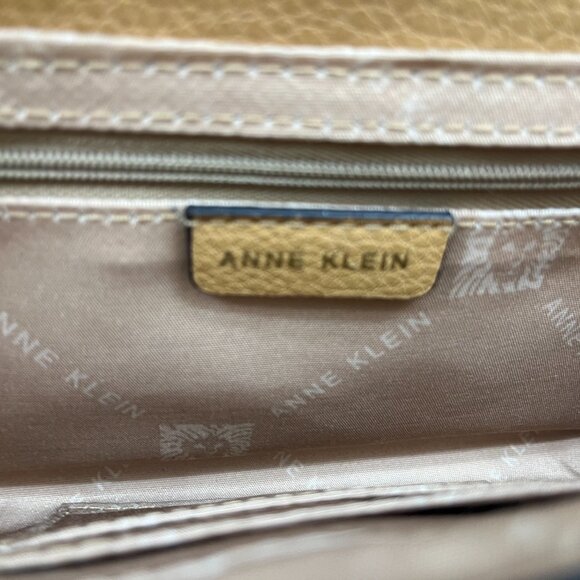 Anne Klein - Brown Leather & Tan Straw Crossbody with Flower Details - NWOT - Picture 8 of 9